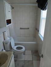 357 Doric Ave in Cranston, RI - Foto de edificio - Building Photo