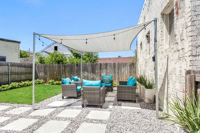 2434 Valence St in New Orleans, LA - Building Photo - Building Photo