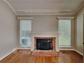 808 Olde Towne Dr in Irving, TX - Building Photo - Building Photo