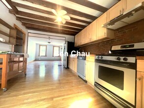 202 Harvard St, Unit #2 in Cambridge, MA - Building Photo - Building Photo