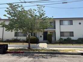 350 E Plymouth St, Unit 1 in Inglewood, CA - Building Photo