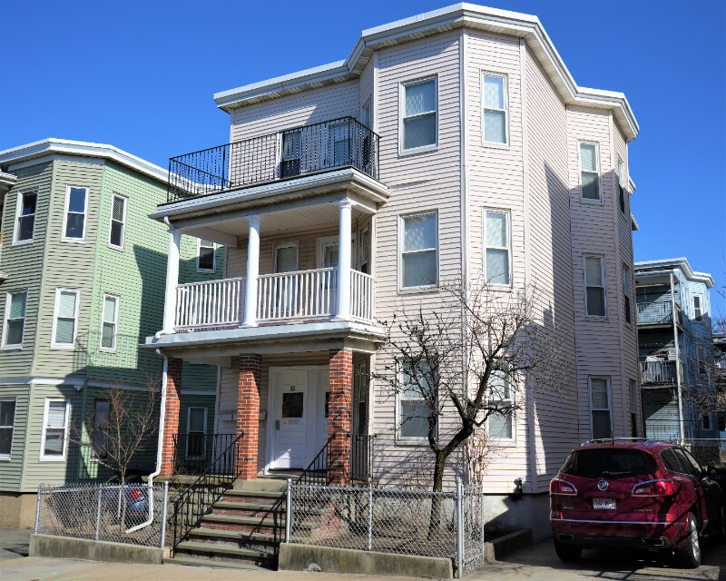15 New Hampshire Ave in Somerville, MA - Building Photo
