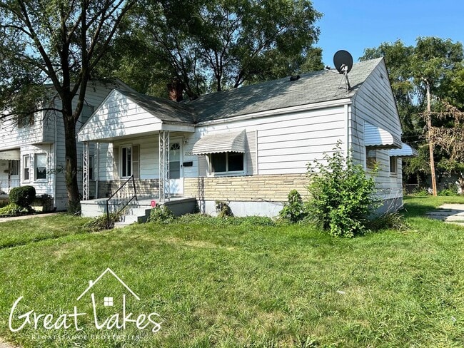 property at 21565 Blackmar Ave