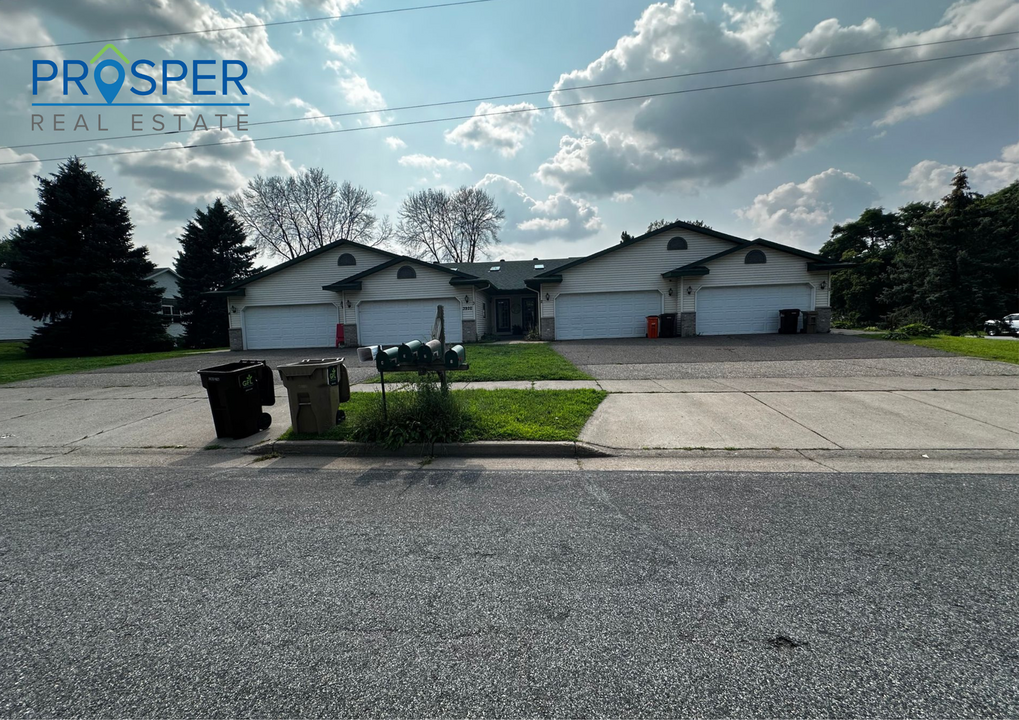 3920 House Rd in Eau Claire, WI - Building Photo