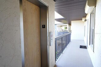 1999 Kings Hwy, Unit 23C in Port Charlotte, FL - Foto de edificio - Building Photo