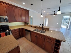 5262 Far Oak Cir in Sarasota, FL - Building Photo - Building Photo