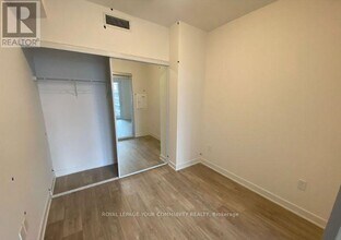 135-135 Lower Sherbourne St in Toronto, ON - Building Photo - Building Photo