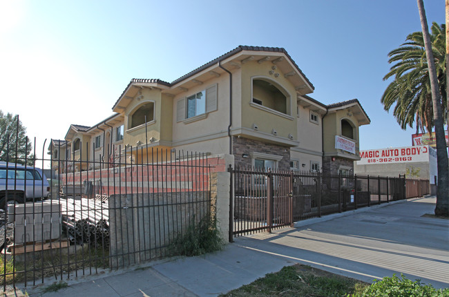 12713 San Fernando Rd in Sylmar, CA - Building Photo - Building Photo