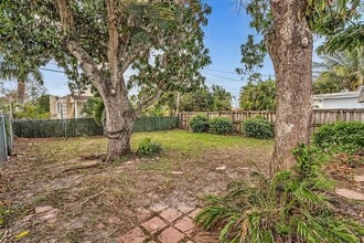 930 N 16th Ave in Hollywood, FL - Building Photo - Building Photo