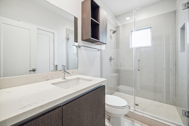 property at 1827 Ennis St