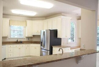 80 Preswick Park Dr in Newnan, GA - Building Photo - Building Photo