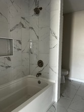 708 W Hugo St, Unit A in Yoakum, TX - Building Photo - Building Photo