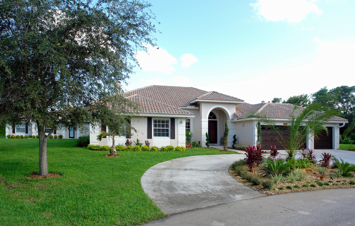 12300 NW 10th St in Plantation, FL - Building Photo