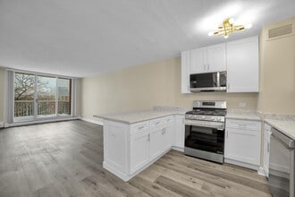 2222 S Stewart Ave in Lombard, IL - Building Photo - Building Photo