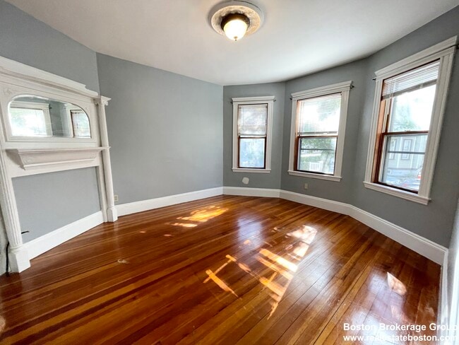18 Romsey St, Unit #1 in Boston, MA - Building Photo - Building Photo
