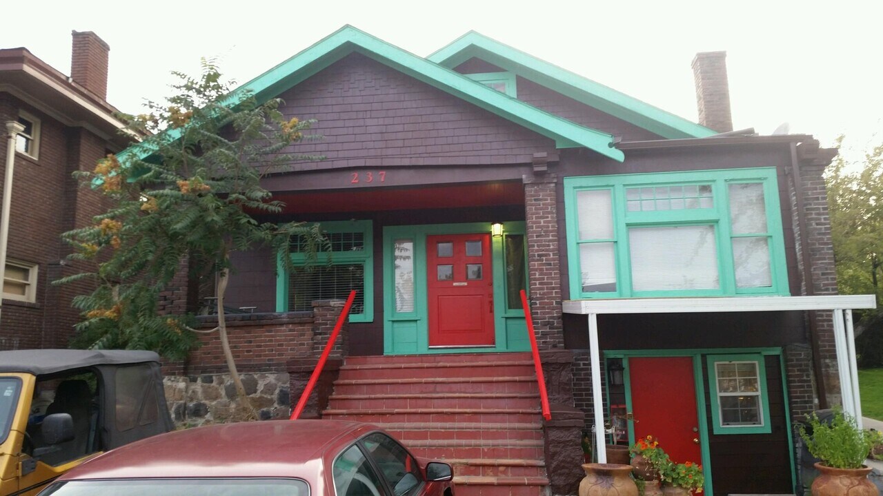 237 Clay St in Reno, NV - Building Photo