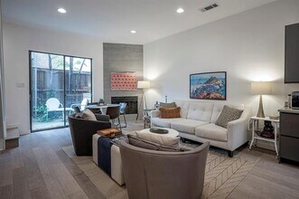 3944 Buena Vista St in Dallas, TX - Building Photo - Building Photo