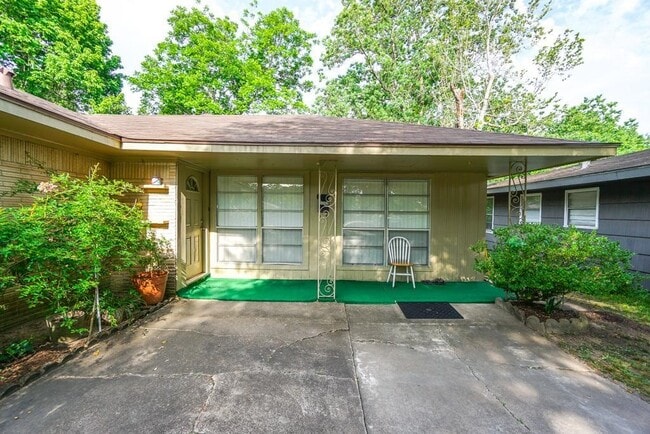 10302 Woodwind Dr in Houston, TX - Building Photo - Building Photo