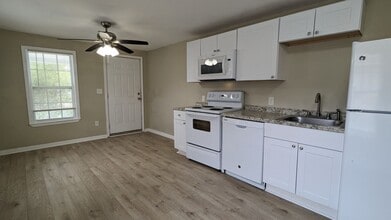 204 Brigadier St in Pensacola, FL - Building Photo - Building Photo