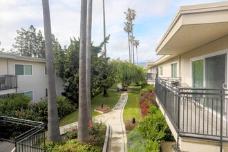 Pamela Drive Apartments in Mountain View, CA - Building Photo - Building Photo