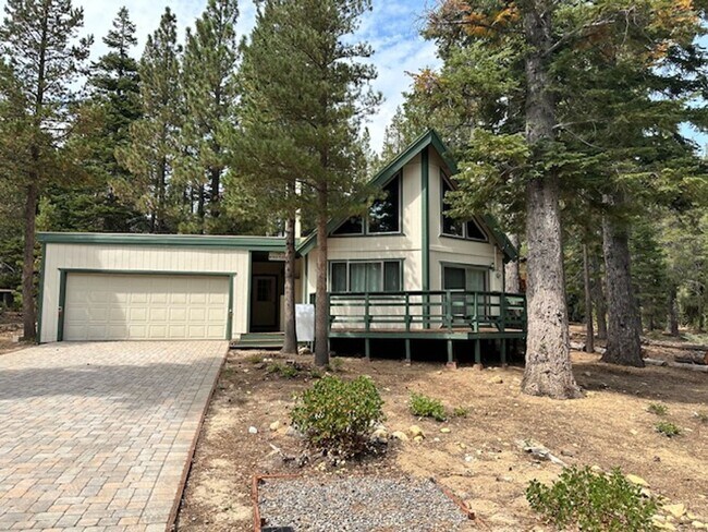 1912 Toppewetah St in South Lake Tahoe, CA - Building Photo - Building Photo