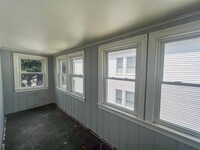 24 Ten Hills Rd, Unit #2 in Somerville, MA - Foto de edificio - Building Photo