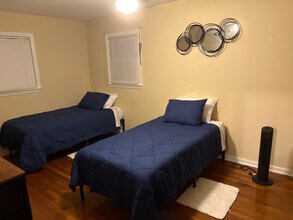 3401casa Sandy Woods Ln in Clarkston, GA - Building Photo - Building Photo