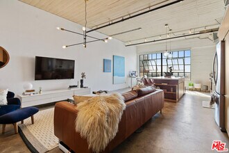 1855 Industrial St in Los Angeles, CA - Foto de edificio - Building Photo