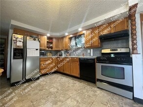 191 Helen St in Cheektowaga, NY - Building Photo - Building Photo