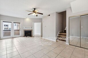 5550 Spring Valley Rd in Dallas, TX - Building Photo