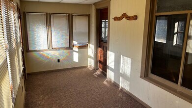 509 E Maple St, Unit 1st Floor Apartment in River Falls, WI - Building Photo - Building Photo