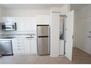 1611 Meridian Ave in Miami Beach, FL - Building Photo - Building Photo