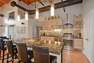 1000 W Washington Blvd in Chicago, IL - Building Photo - Building Photo