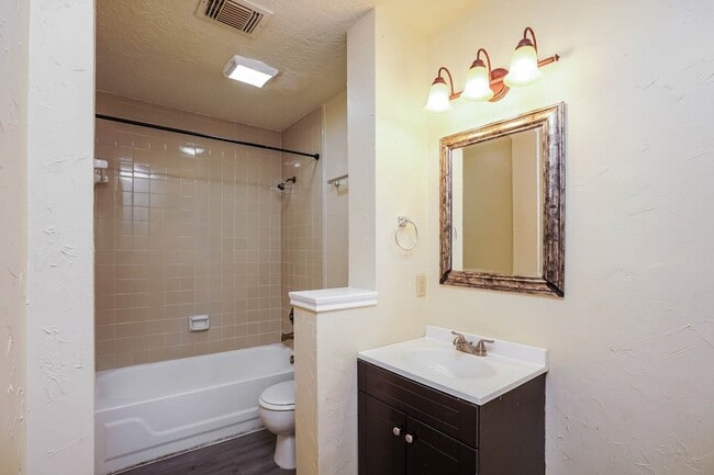 property at 14635 S Hearthstone Green Dr