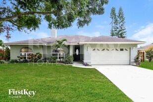 1323 Arrowhead Ct in Auburndale, FL - Building Photo