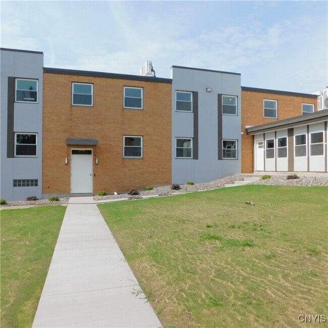 property at 413 S Main St