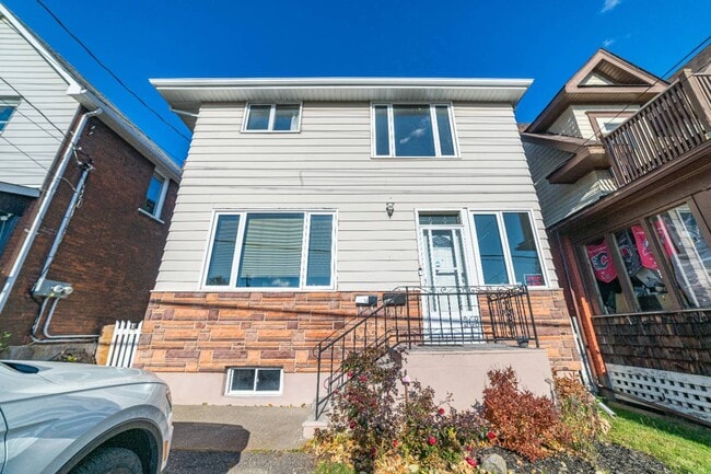 property at 368 Dufferin St