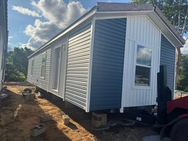 38 Landon Ln in Wayne, WV - Building Photo