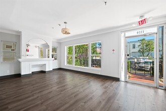 1320 Drexel Ave in Miami Beach, FL - Building Photo - Building Photo