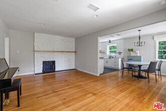 4824 La Canada Blvd in La Cañada Flintridge, CA - Building Photo - Building Photo