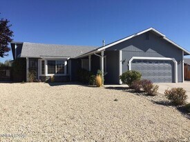 459 Beau Ct in Sparks, NV - Building Photo