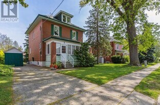 5 Denison Ave in Brampton, ON - Building Photo