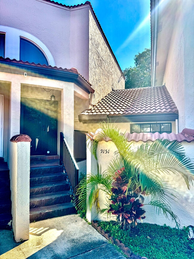 9151 W Sunrise Blvd in Plantation, FL - Building Photo - Building Photo