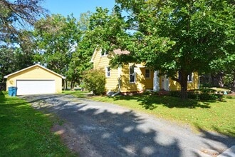 156 6th St NW in Forest Lake, MN - Building Photo - Building Photo