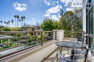 555 E Evelyn Ave in Mountain View, CA - Building Photo - Building Photo