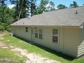 174 E Sunset Dr in Onalaska, TX - Building Photo - Building Photo