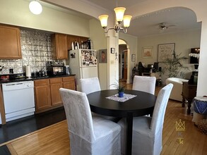 1100 Beacon St, Unit 2D in Brookline, MA - Building Photo - Building Photo