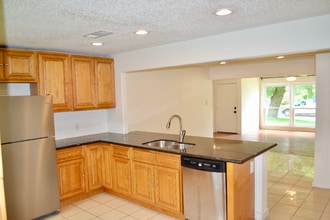 6326 Feldspar St in Houston, TX - Building Photo - Building Photo