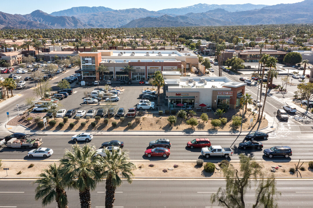 44655 Las Flores Ln in Palm Desert, CA - Building Photo