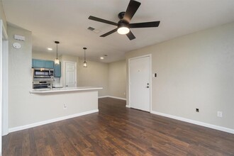 15534 Zabolio Dr in Webster, TX - Building Photo - Building Photo